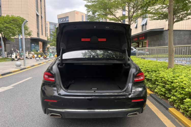 Used BMW 5 Series New Energy 2022 535Le Luxury Package Trunk