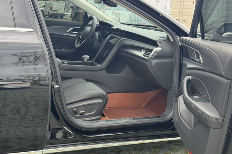 Used Hongqi H5 2024 2.0T Automatic Smart Connect Flagship Edition Interior 2