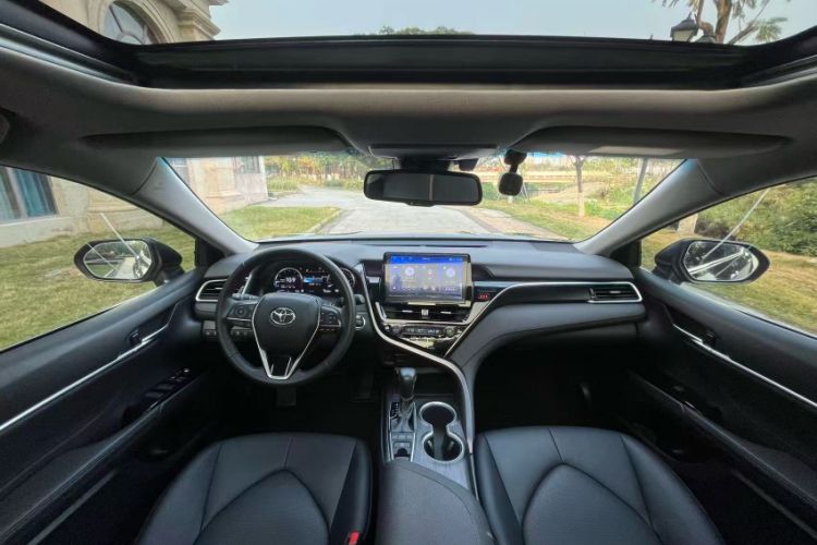 Used Toyota Camry 2021 2.5G Luxury Edition
