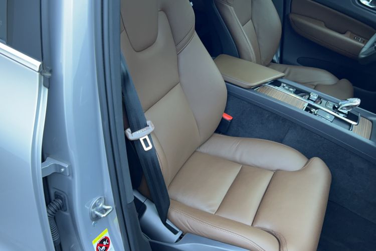 Used Volvo XC60 2023 B5 4x4 Smart Luxury Edition