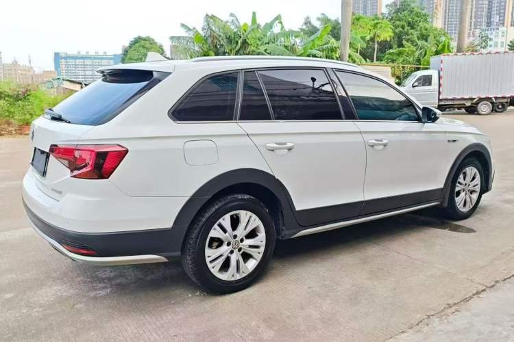 Used Volkswagen C-TREK 2020 1.5L Automatic Fashion Edition Exterior 8