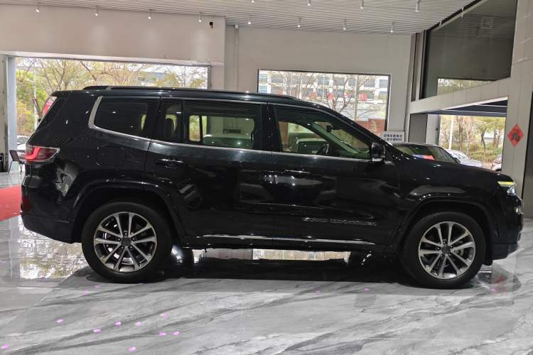 Used Jeep Grand Commander 2018 2.0T Four-Wheel Drive Smart Enjoyment Version China V Emission Standard