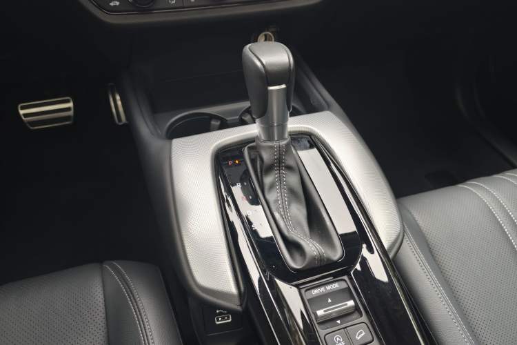 Used Honda HR-V 2023 240TURBO Prestige Edition Gear Lever