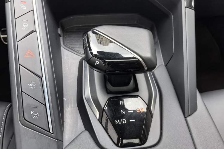 Used Lynk & Co 06 2021 1.5T Shero Pink Special Edition