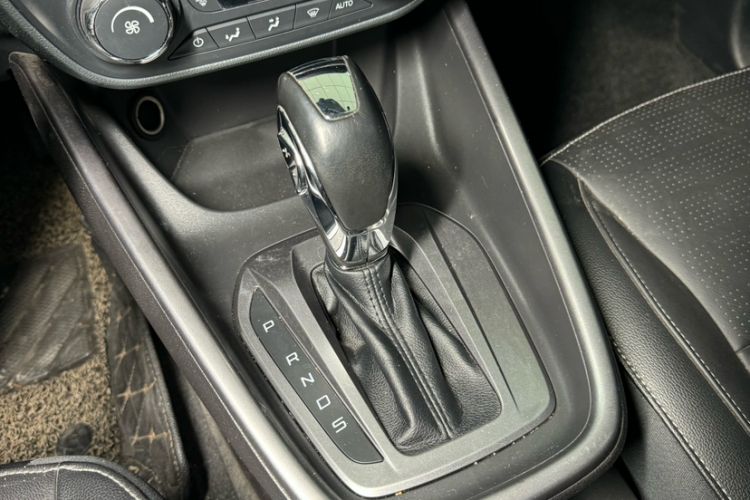 Used Ford Escort 2015 1.5L Automatic Fashion Model