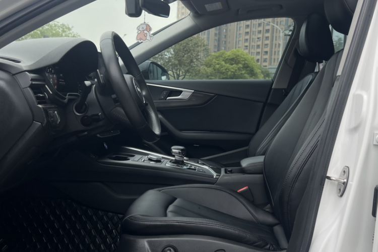 Used Audi A4L 2019 40 TFSI Fashion Edition China VI Emission Standard