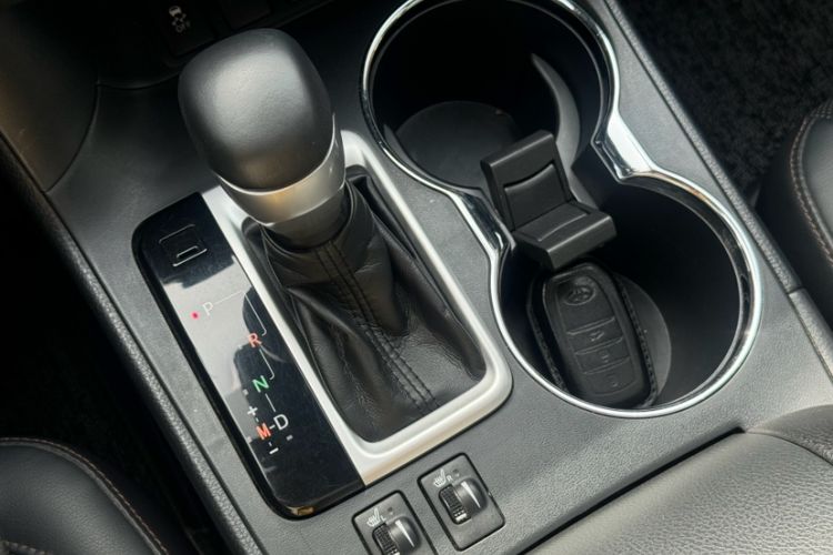 Used Toyota Highlander 2018 2.0T Four-Wheel Drive Prestige Version 7 Seats China VI Standard
