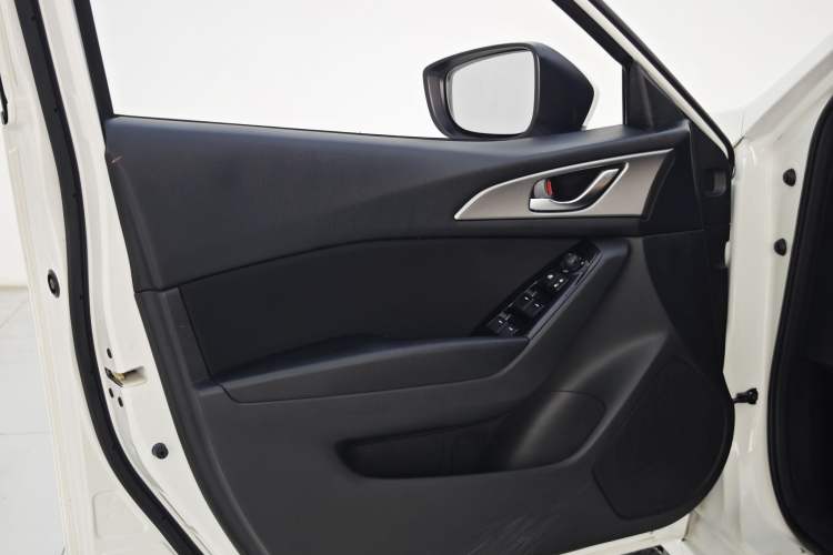 Used Mazda 3 Axela 2017 Hatchback 1.5L Automatic Luxury Model Emission Standard China V