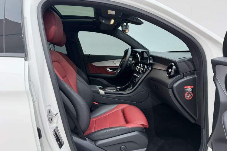 Used Mercedes-Benz GLC Coupe 2021 GLC 260 4MATIC Coupe SUV Right Front Seat