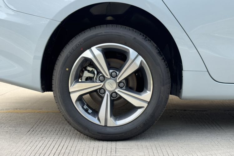 Used Geely Auto Emgrand L HiP 2024 Longteng Edition 1.5TD-DHT Pro 100KM Superior Model
