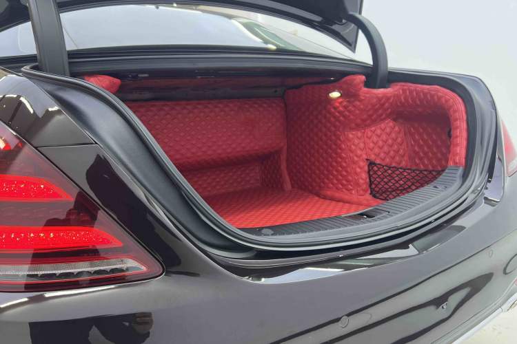 Used Mercedes-Benz S-Class 2019 S 450 L 4MATIC Interior 7