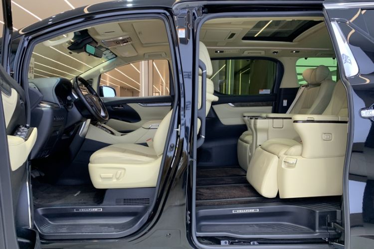 Used Toyota Vellfire 2019 Dual-Engine 2.5L HV Prestige Edition
