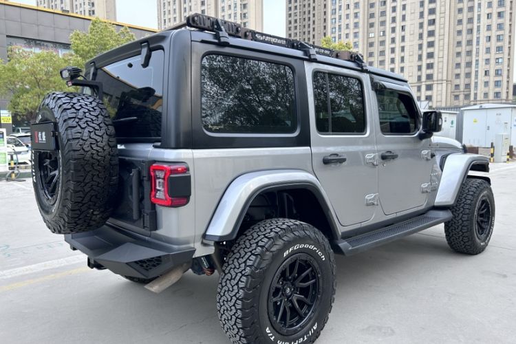 Used Jeep Wrangler 2021 2.0T Sahara Four-Door Edition Exterior 6