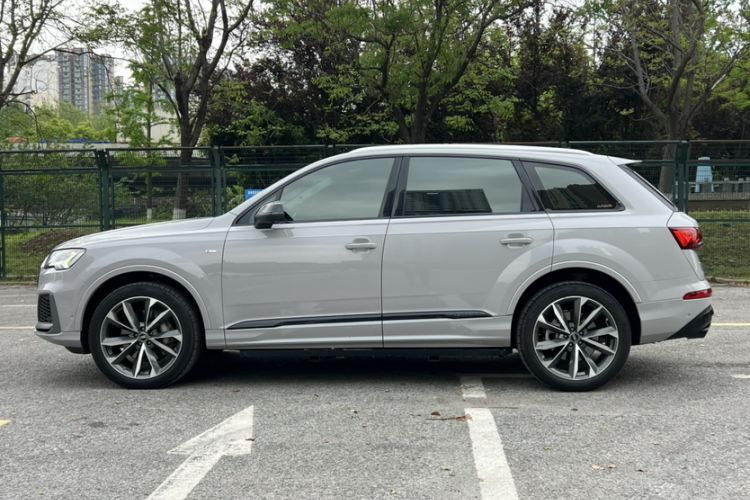 Used Audi Q7 2022 55 TFSI quattro S line Sport model Exterior 7