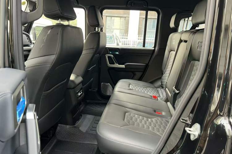 Used 212 T01 2024 2.0T Mechanic
