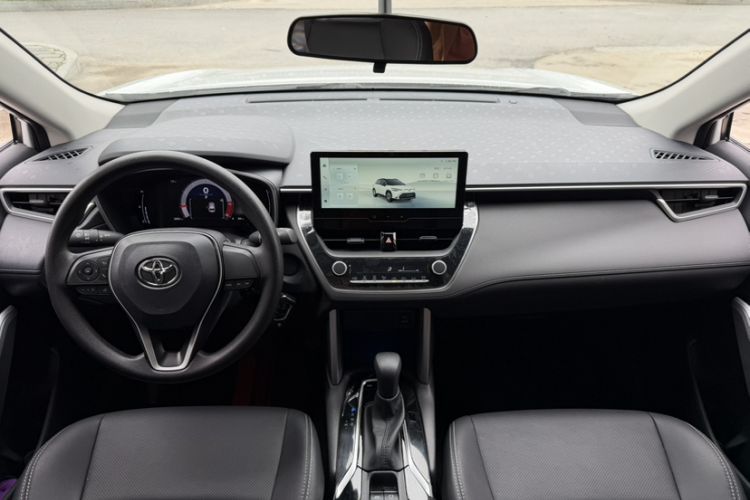 Used Toyota FRONTLANDER 2024 2.0L CVT Elite Plus Edition Interior 5