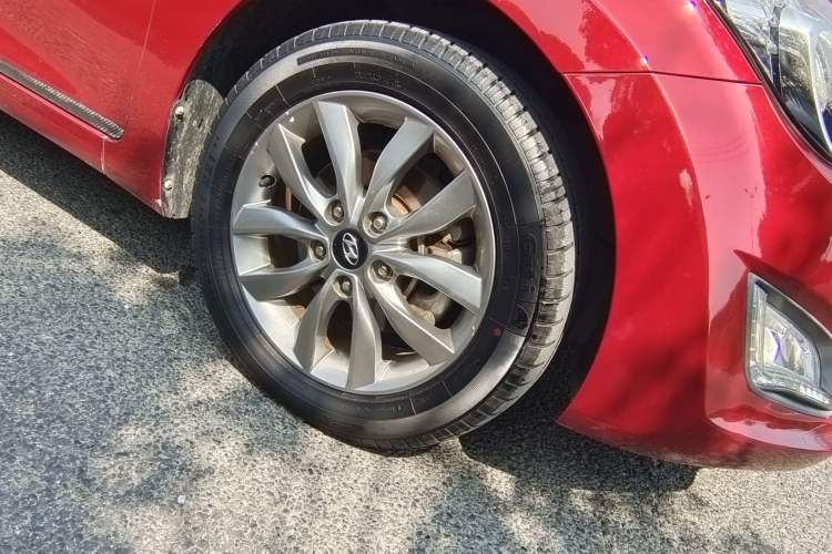 Used Hyundai Elantra (5th Generation / Langdong) 2015 1.6L Manual Leading Model