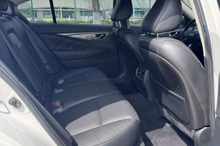 Used Infiniti Q50L 2016 2.0T Enjoyment Edition Interior 6