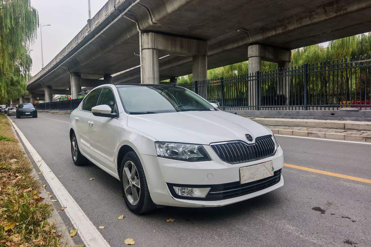 Used Skoda Octavia 2016 1.6L Automatic Smart Drive Edition
