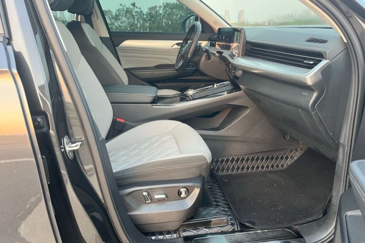 Used Volkswagen Tavendor 2024 380TSI All-Wheel Drive R-Line Cruise Edition
