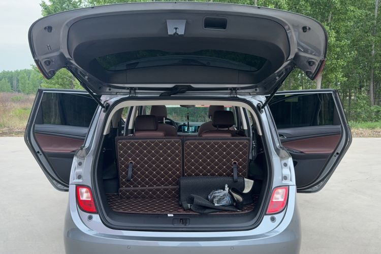 Used Buick GL6 2019 18T 6-Seater Connected Luxury Version China VI Standard Trunk