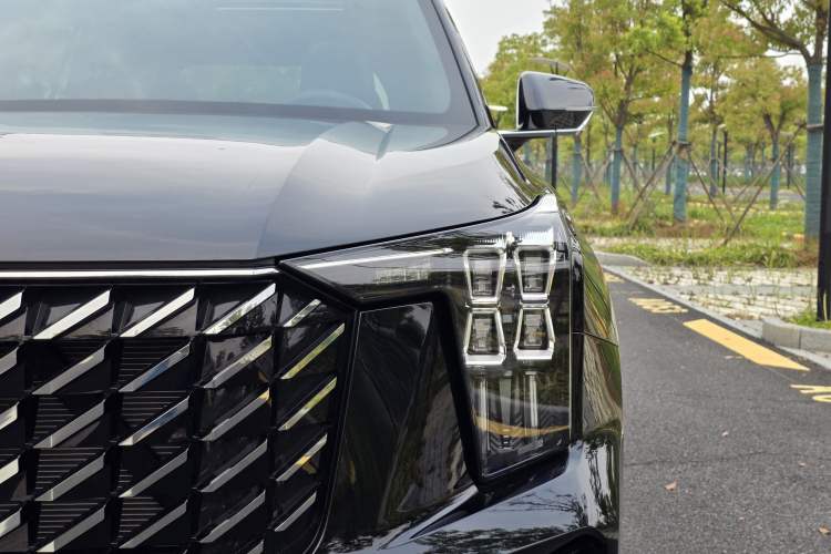 Used GAC Trumpchi GS8 2025 Linghang Series 2.0 TGDI Two-Wheel-Drive Luxury Edition 5 Seats Left Front Headlight