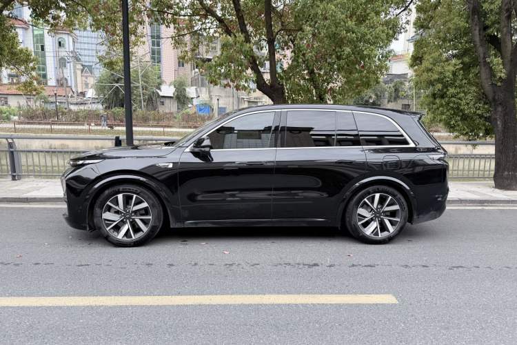 Used Li Auto L8 2023 Pro Model
