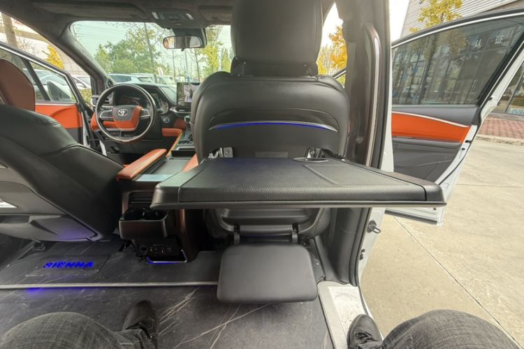 Used Toyota SIENNA 2023 2.5L Hybrid Comfort Edition
