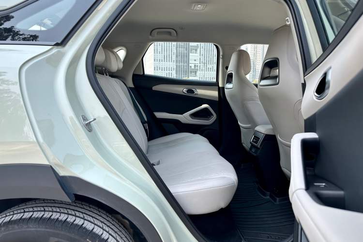 Used BYD Yuan UP 2025 Intelligent Driving Version 401 km Leading Edition