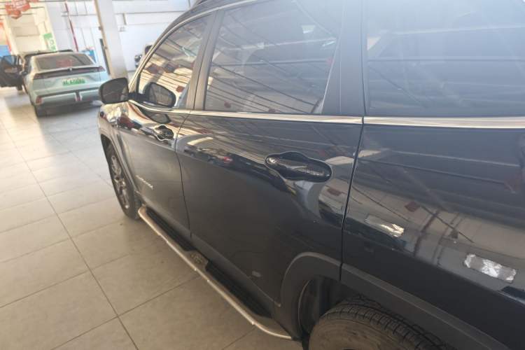 Used Jeep Cherokee 2020 2.0L Two-Wheel Drive Classic Sports Edition