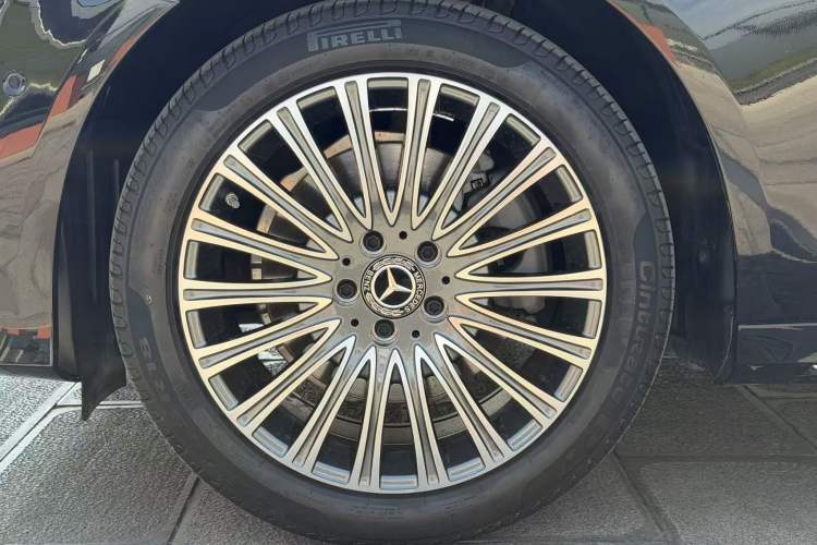 Used Mercedes-Benz E-Class 2021 E 300 L Sporty and Stylish Model
