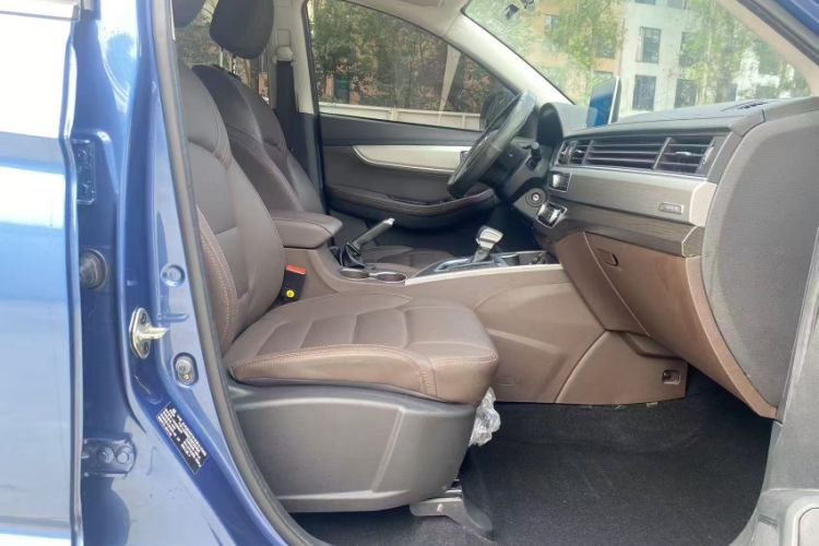 Used FORTHING Joyear X5 2017 1.6L CVT Luxury Model
