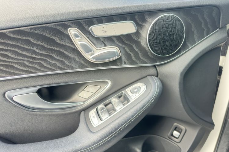 Used Mercedes-Benz C-Class 2019 C 260 Estate Interior 7