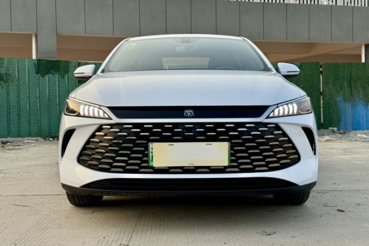 Used BYD Qin PLUS 2025 DM-i Smart Drive 55KM Leading Model
