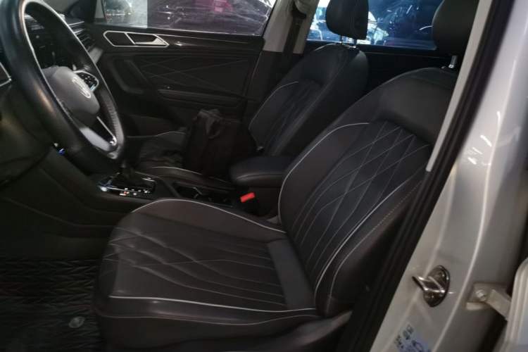 Used Volkswagen Tiguan L 2022 330TSI Automatic Two-Wheel Drive Smart Edition
