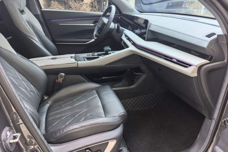 Used CHANGAN CS75 PLUS 2024 3rd Generation Champion Edition 1.5T Intelligent Drive Dynamic Model
