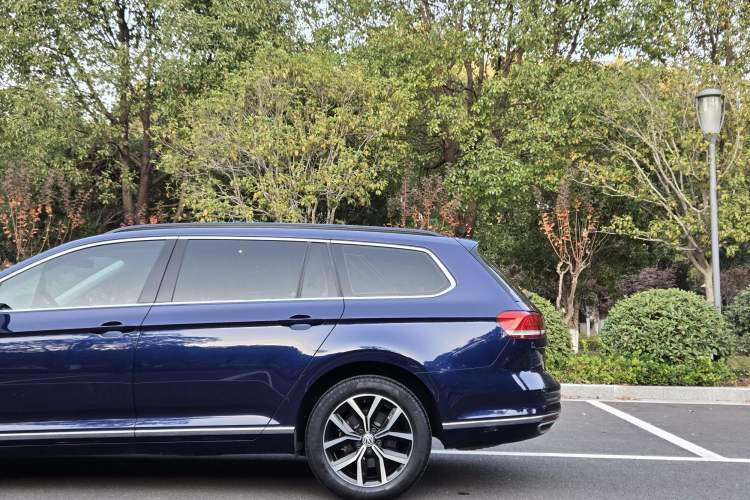 Used Volkswagen Variant 2018 380TSI Two-Wheel Drive Comfort Edition
