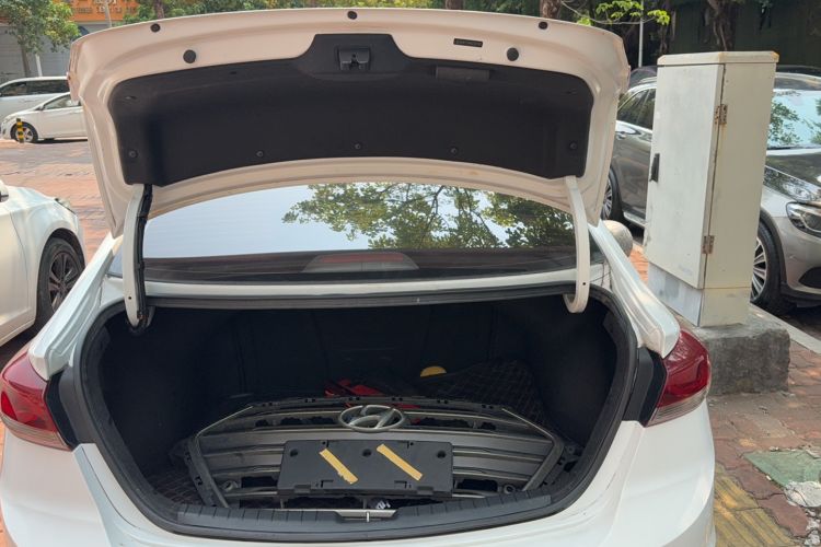 Used Hyundai Elantra (6th Generation / Lingdong) 2016 1.6L Automatic ZhiXuan · Luxury Version
