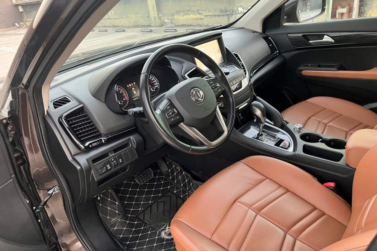 Used Dongfeng Fengdu MX5 2016 2.0L Automatic Flagship Edition