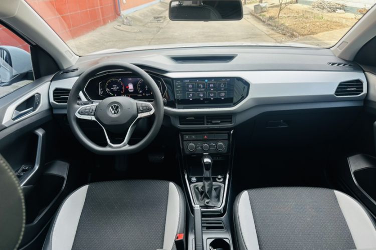 Used Volkswagen Tacqua 2023 200TSI DSG Joy-Connect Edition Interior 3