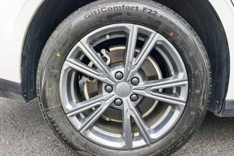 Used Geely Galaxy L6 2025 EM-i 140km Long-Range Version