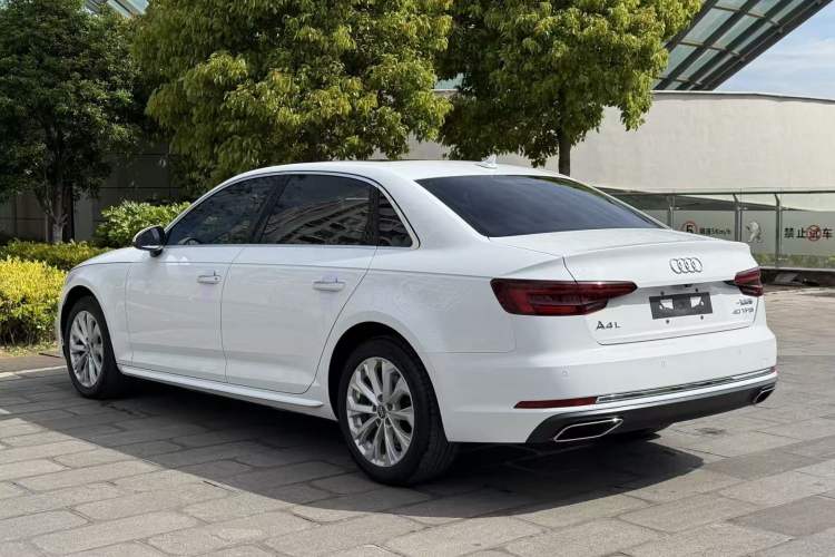 Used Audi A4L 2019 40 TFSI Ambition China VI Exterior 3