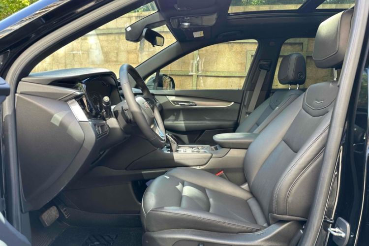 Used Cadillac XT6 2022 2.0T Six-Seater Four-Wheel-Drive Luxury Version