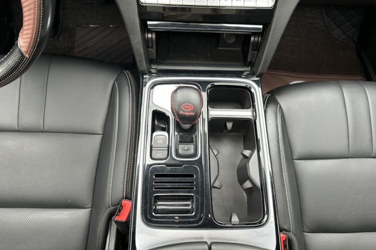 Used GAC Trumpchi GS8 2021 390T Two-Wheel-Drive Dark Knight Edition Interior 9