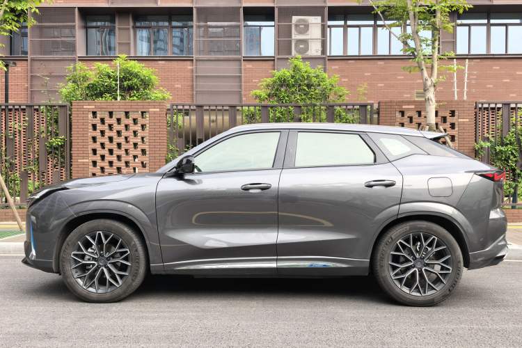 Used CHANGAN OSHAN Z6 New Energy 2022 Blue Whale iDD 150KM Flagship PLUS Smart Parking Edition