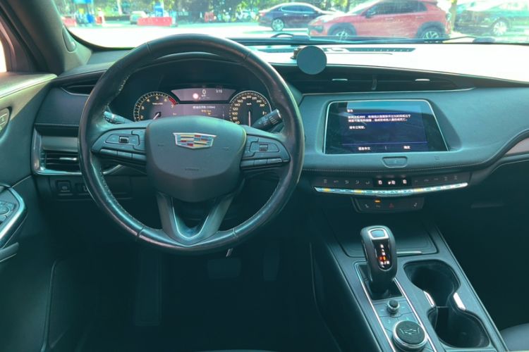 Used Cadillac XT4 2018 28T Two-Wheel Drive Leading Version
