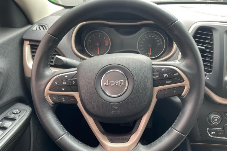 Used Jeep Cherokee 2016 2.4L Professional Smart Version