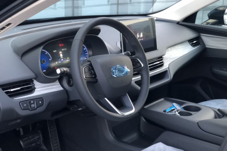 Used Hongqi E-QM5 2025 500km Range Commuter Version
