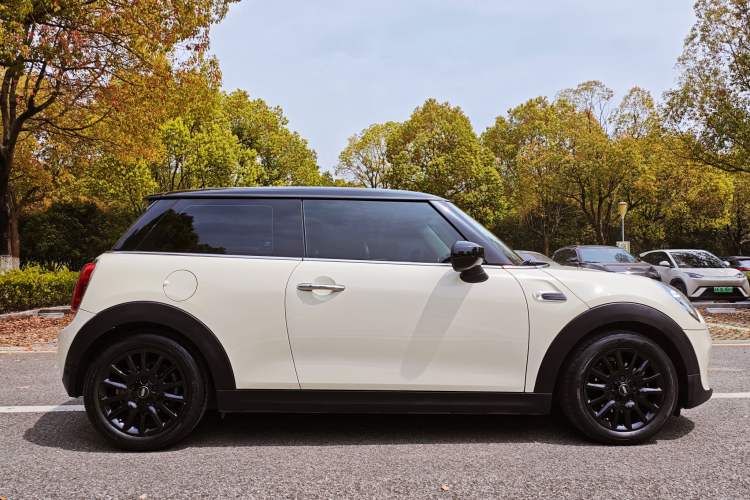 Used MINI 2021 1.5T COOPER Classic Edition Exterior 2