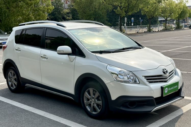 Used Toyota Verso 2015 180E CVT Crossover Edition
